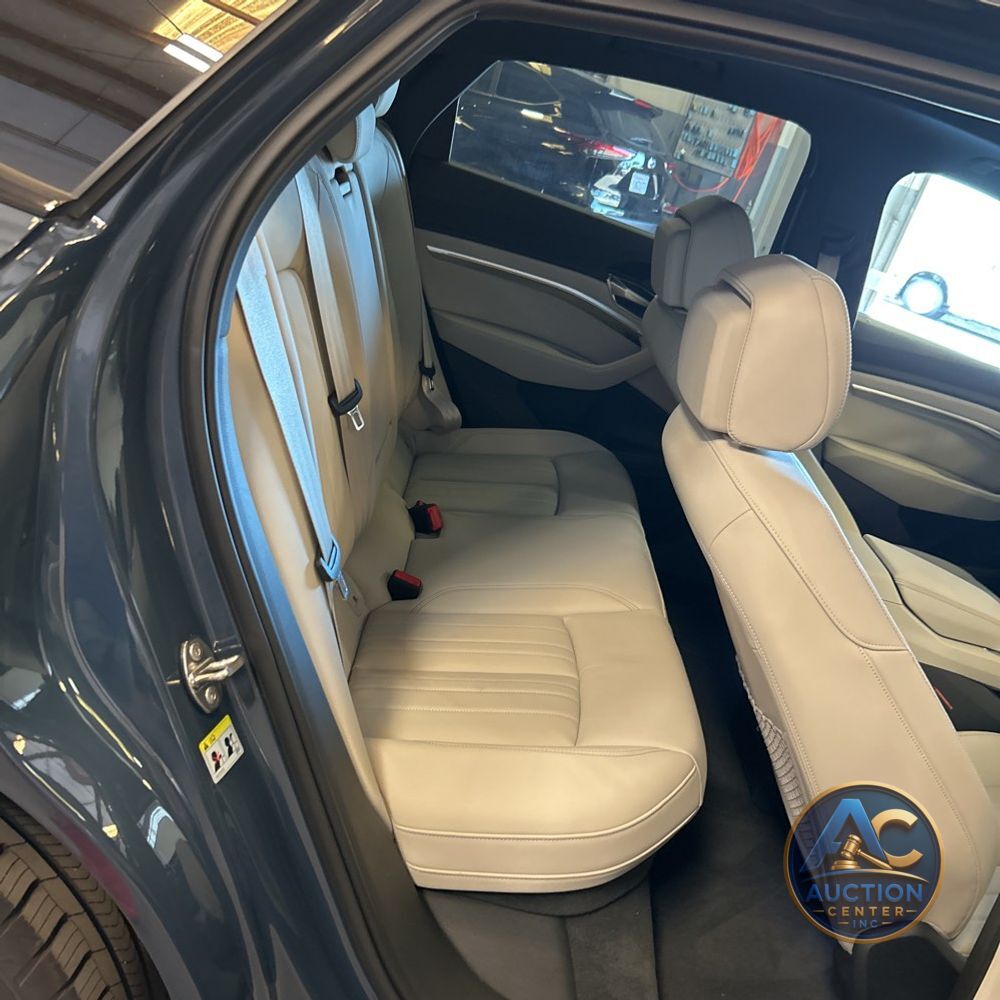 2024 Audi Q8 e-tron S-Line Prem