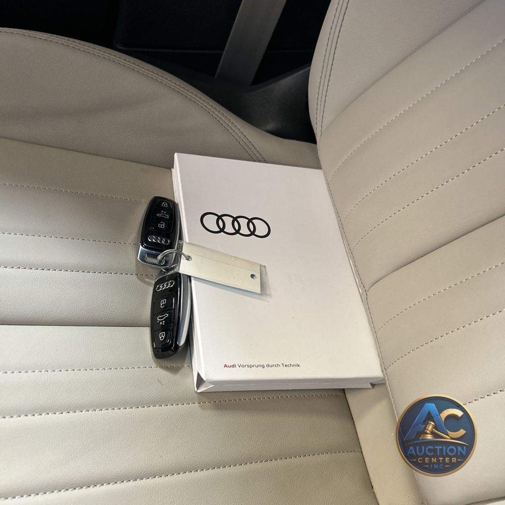 2024 Audi Q8 e-tron S-Line Prem