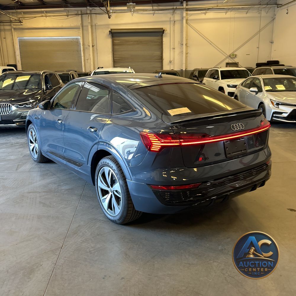2024 Audi Q8 e-tron S-Line Prem