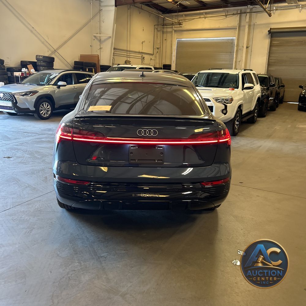 2024 Audi Q8 e-tron S-Line Prem