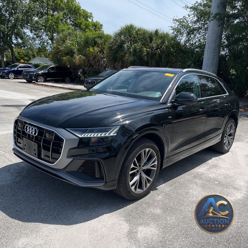 2023 Audi Q8 Premium Plus