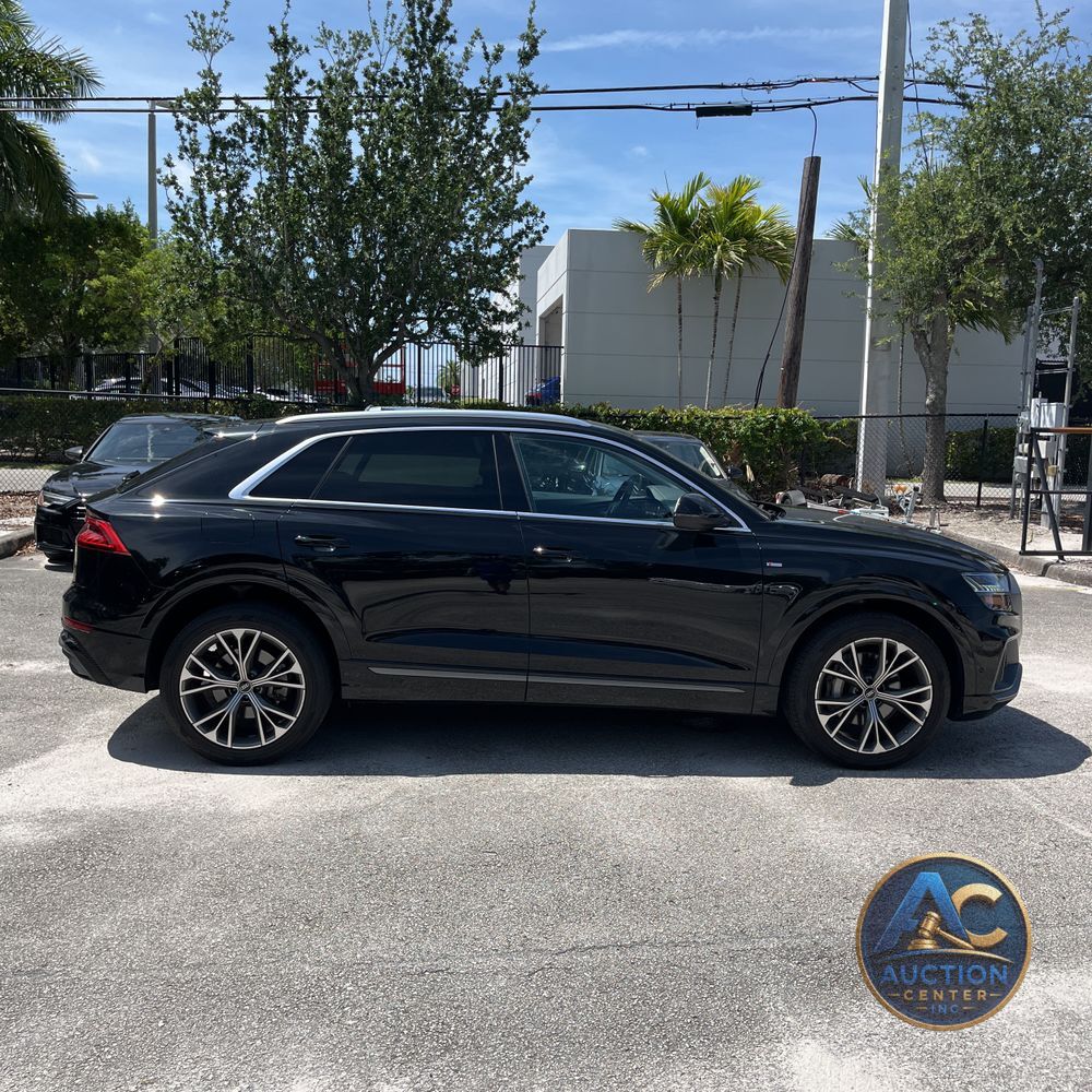 2023 Audi Q8 Premium Plus
