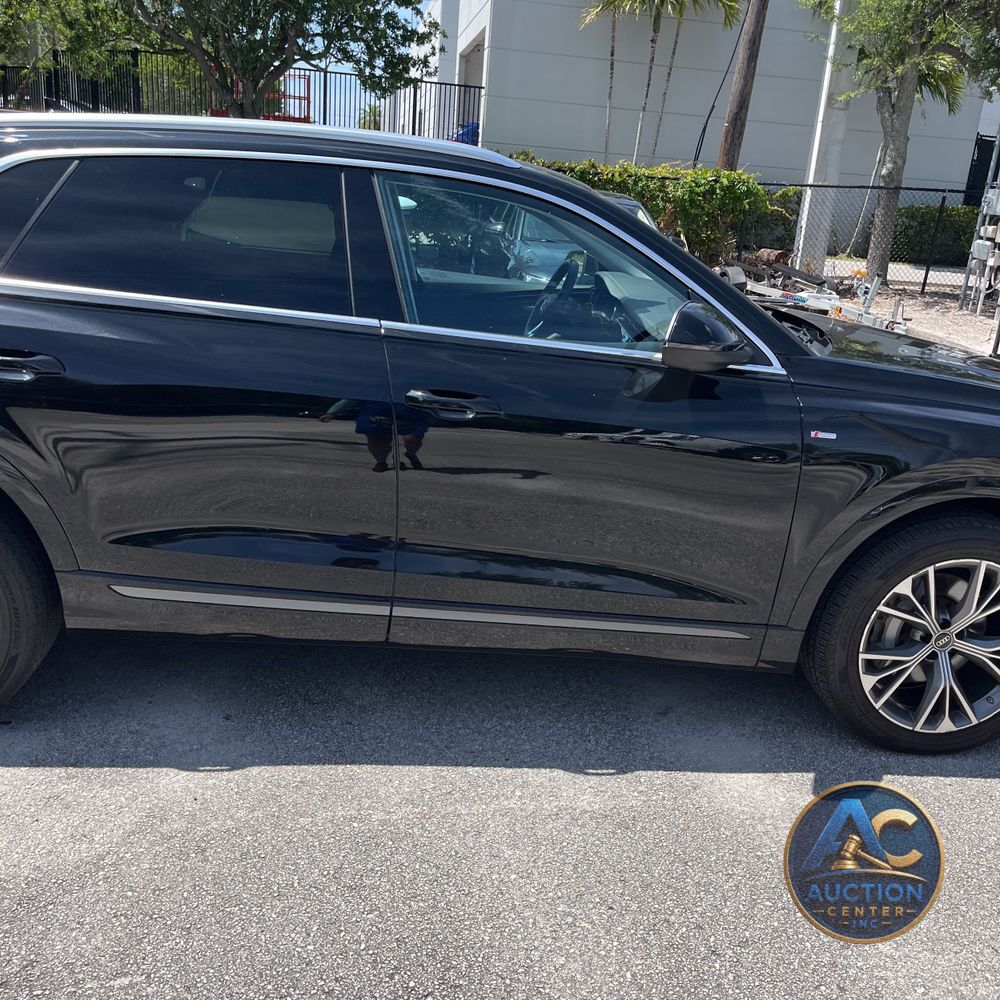 2023 Audi Q8 Premium Plus