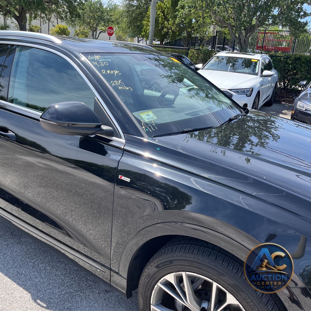 2023 Audi Q8 Premium Plus