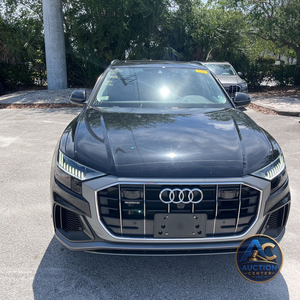 2023 Audi Q8 Premium Plus