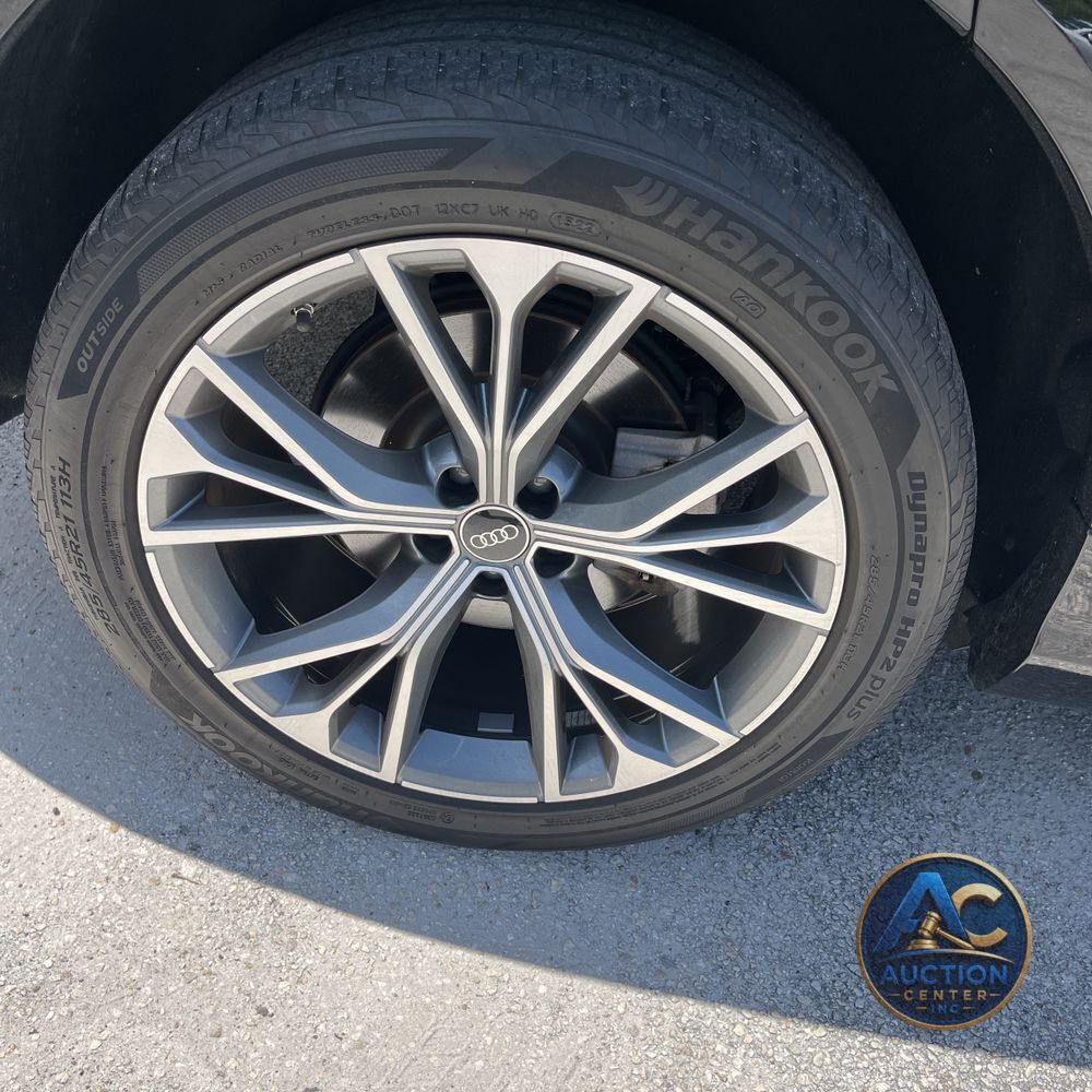 2023 Audi Q8 Premium Plus