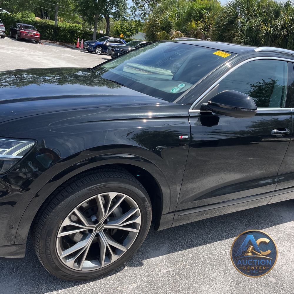 2023 Audi Q8 Premium Plus