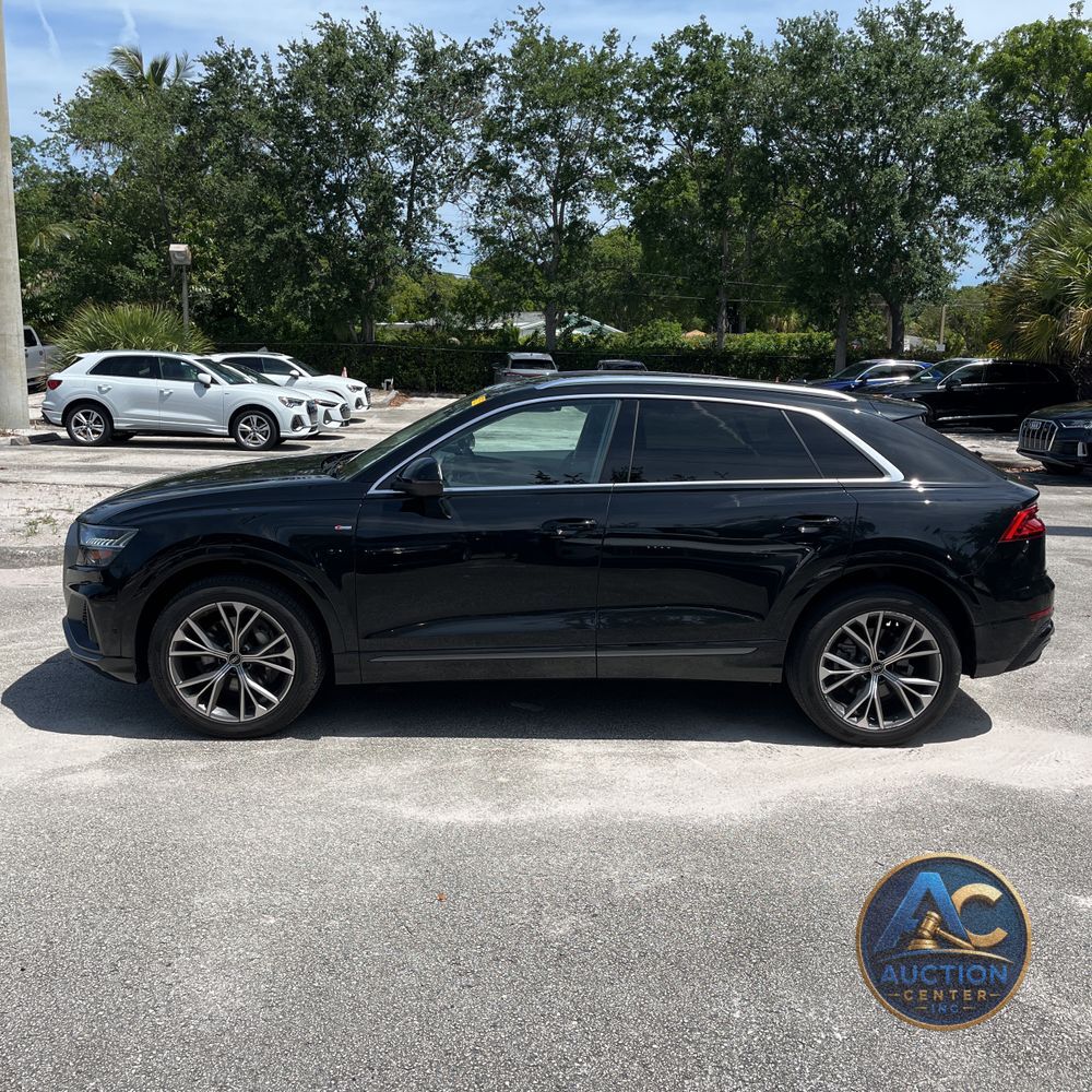 2023 Audi Q8 Premium Plus