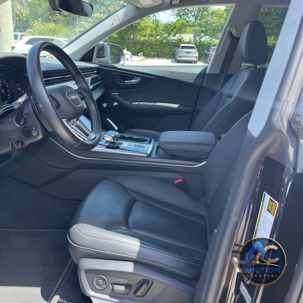 2023 Audi Q8 Premium Plus