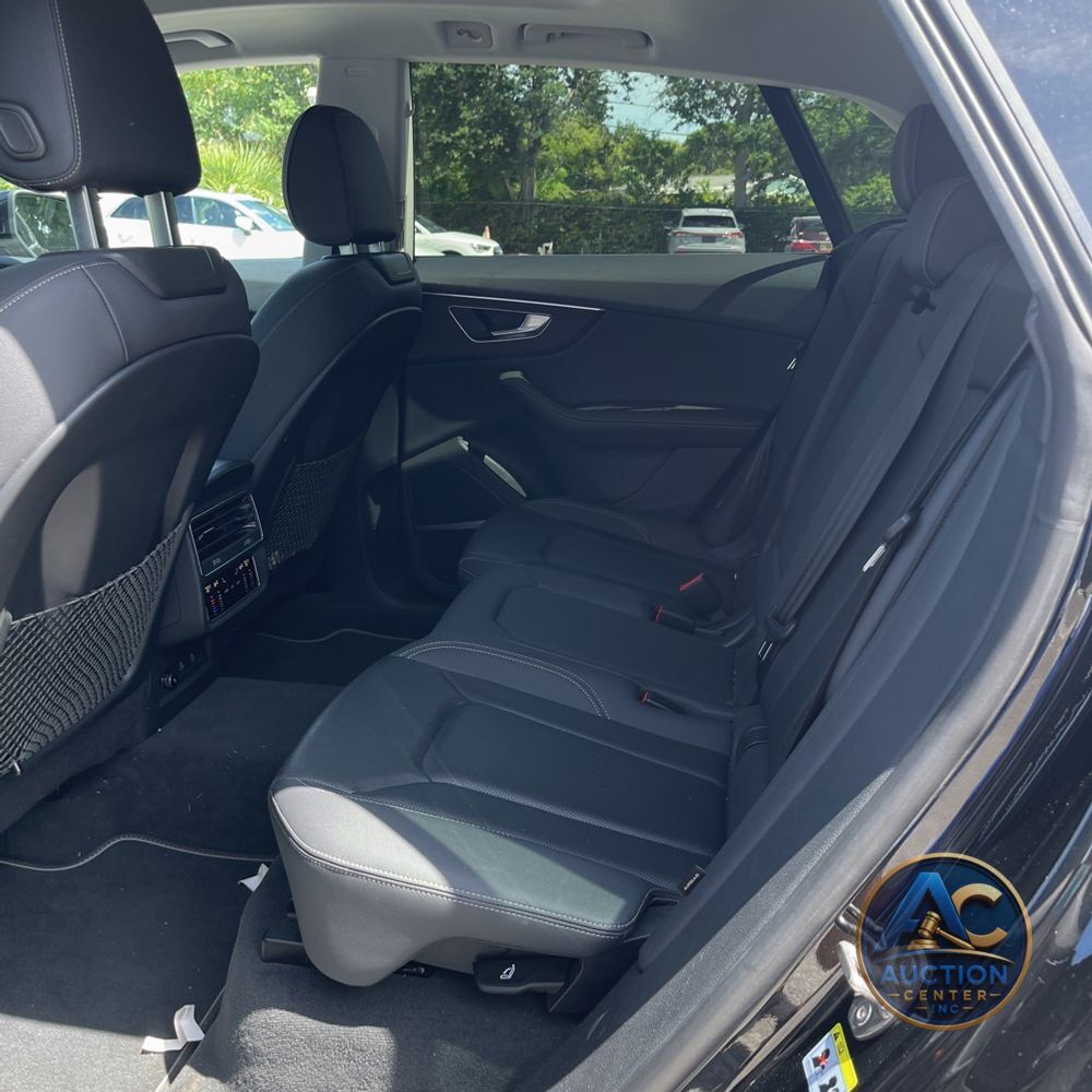 2023 Audi Q8 Premium Plus