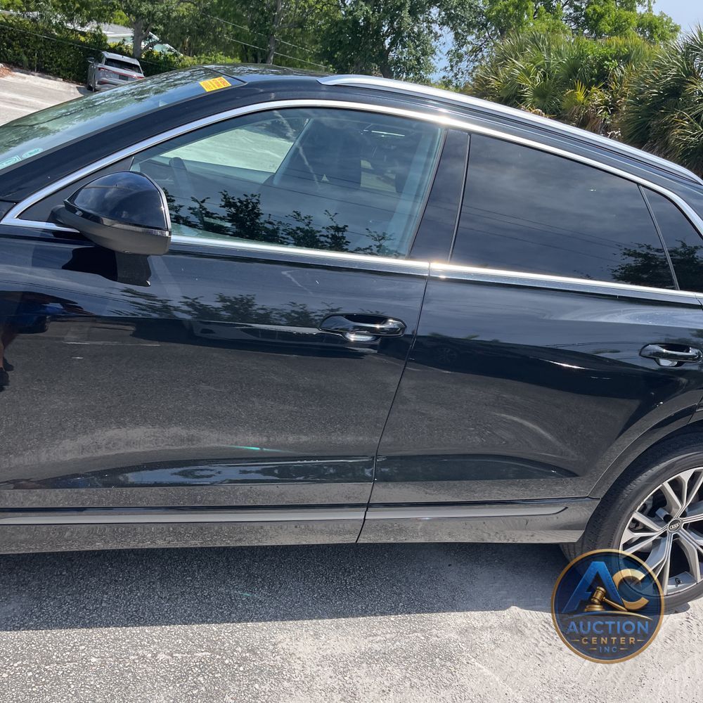 2023 Audi Q8 Premium Plus