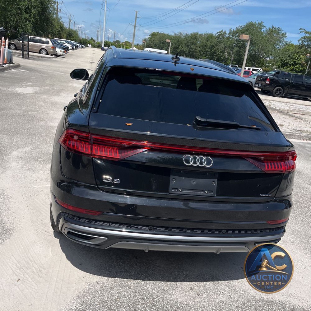 2023 Audi Q8 Premium Plus
