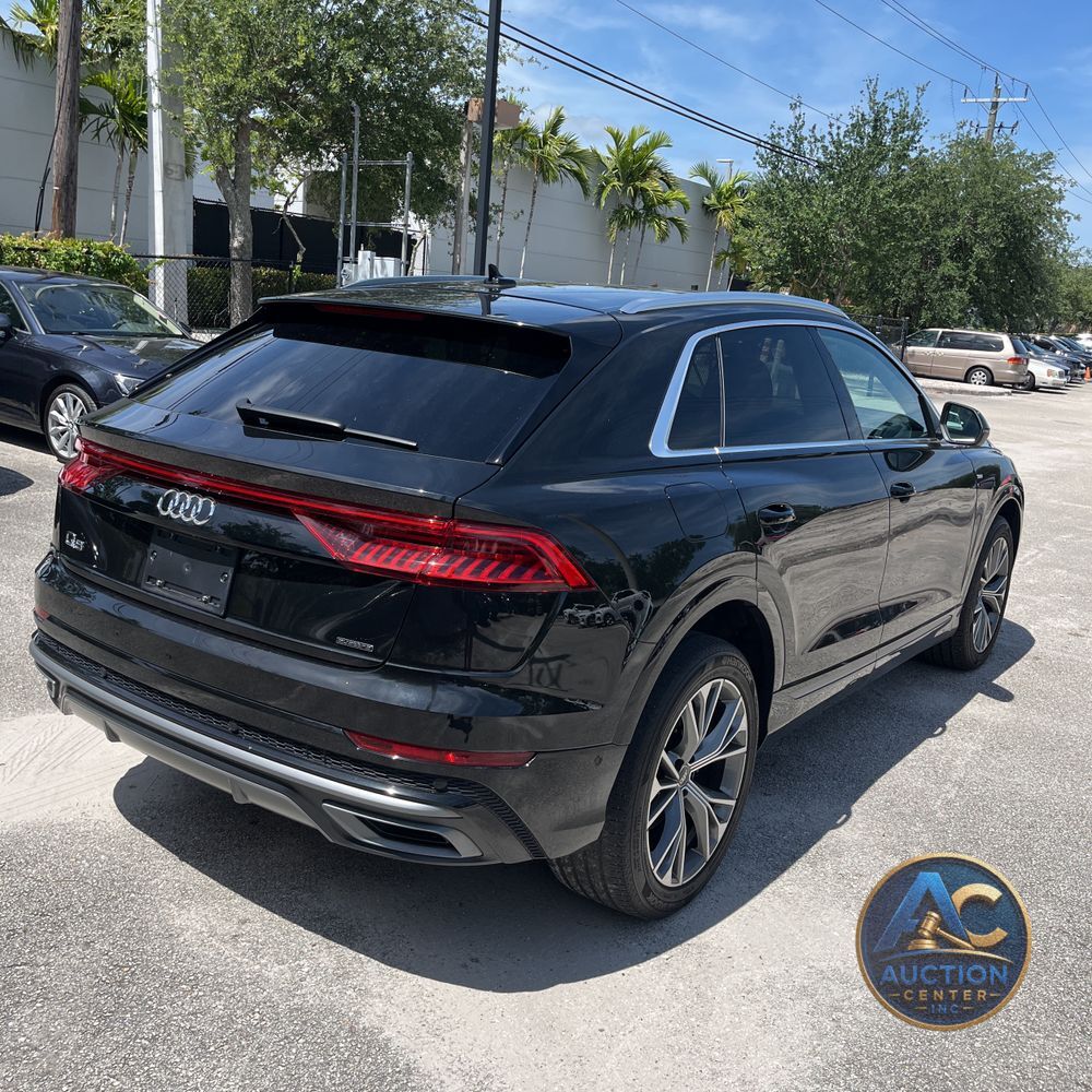 2023 Audi Q8 Premium Plus