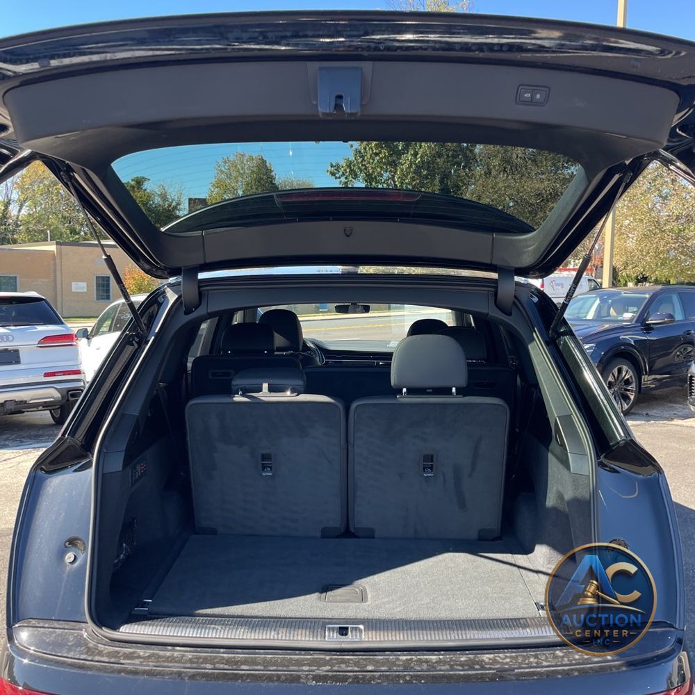 2025 Audi Q7 Prestige 55