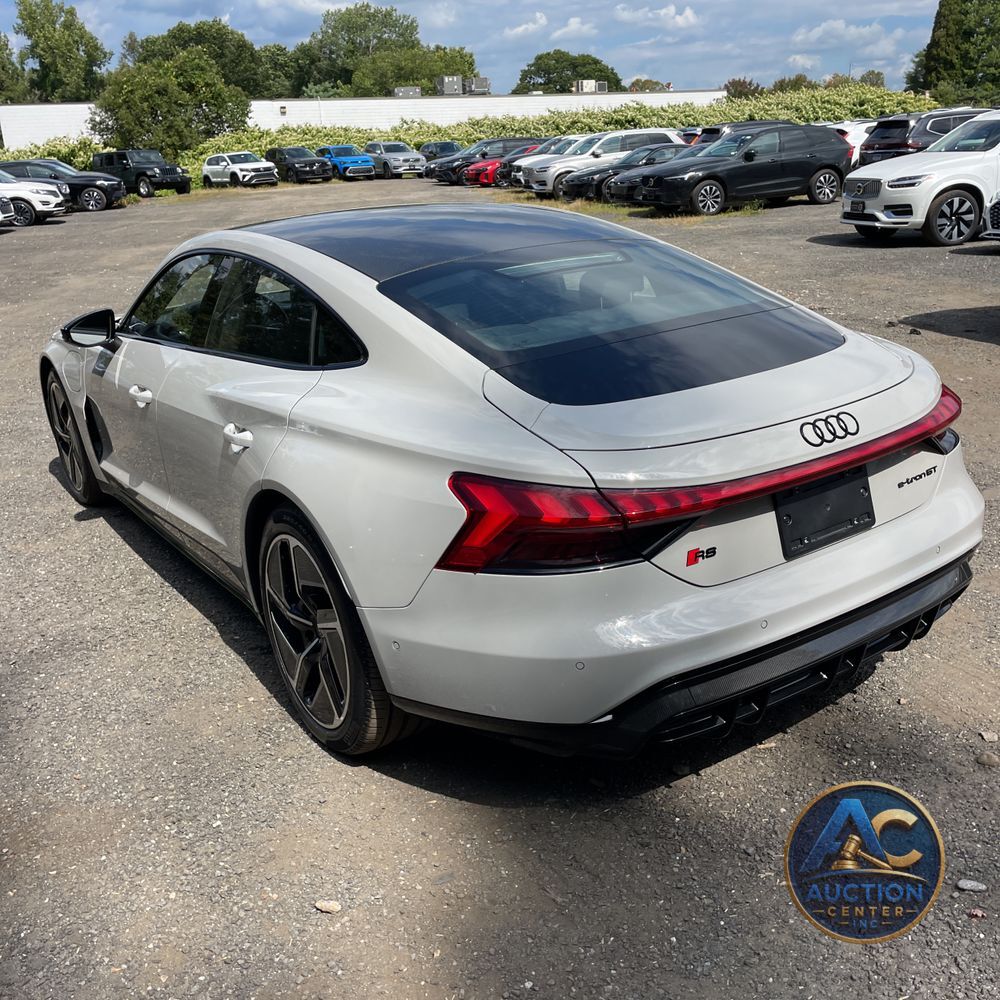 2023 Audi e-tron GT RS