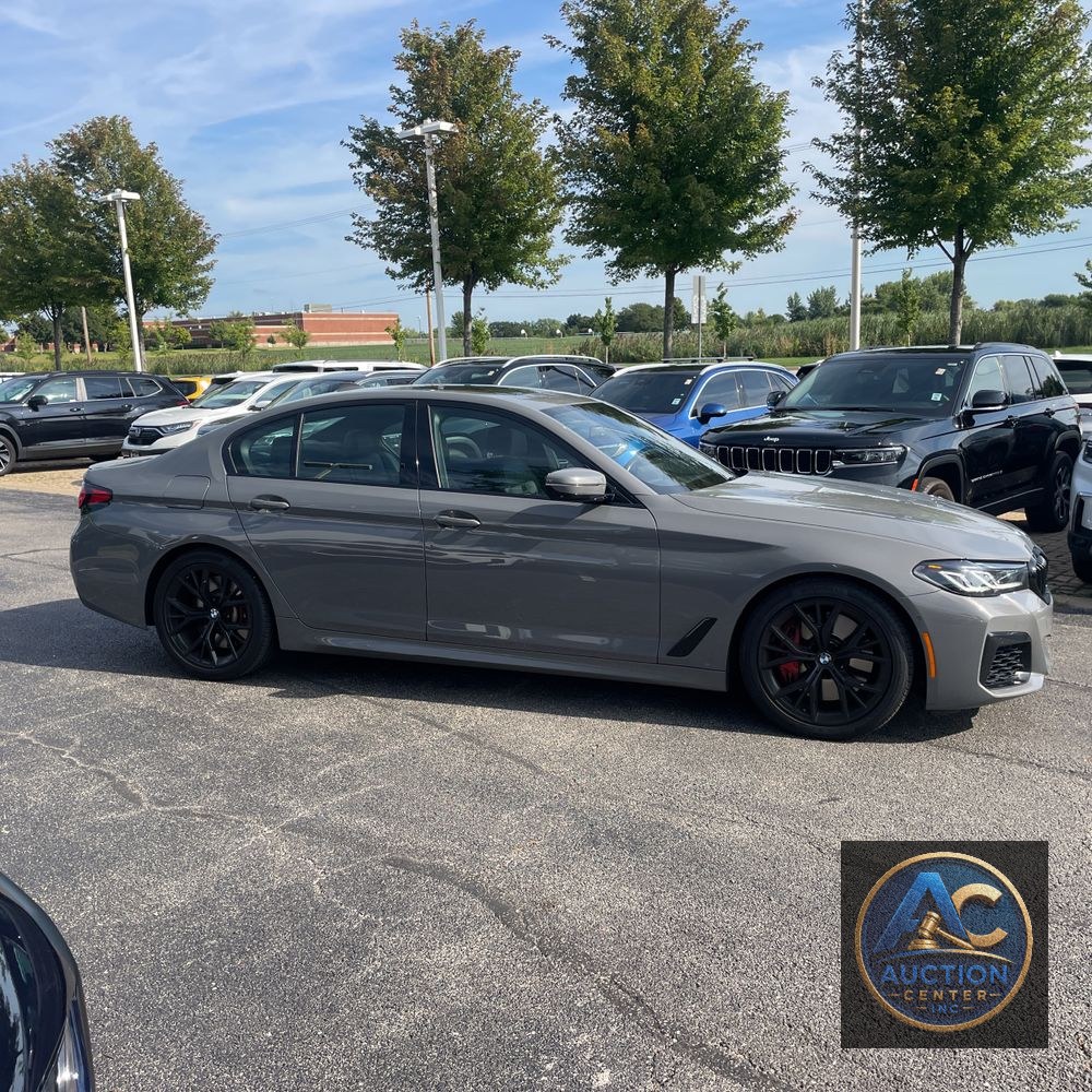 2022 BMW 5-Series M550xi