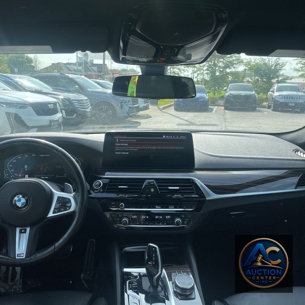 2022 BMW 5-Series M550xi