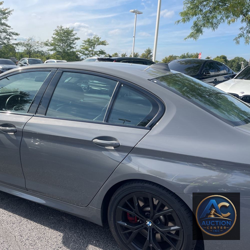 2022 BMW 5-Series M550xi