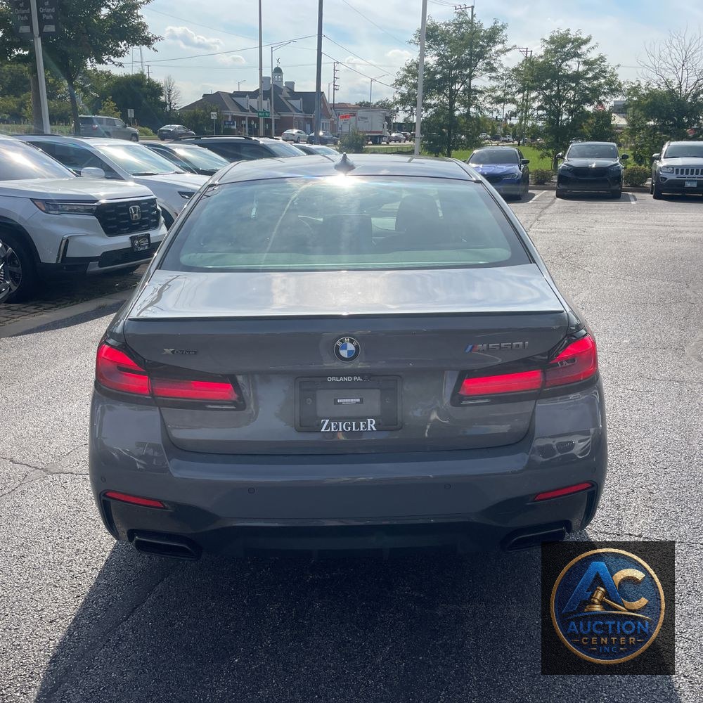 2022 BMW 5-Series M550xi