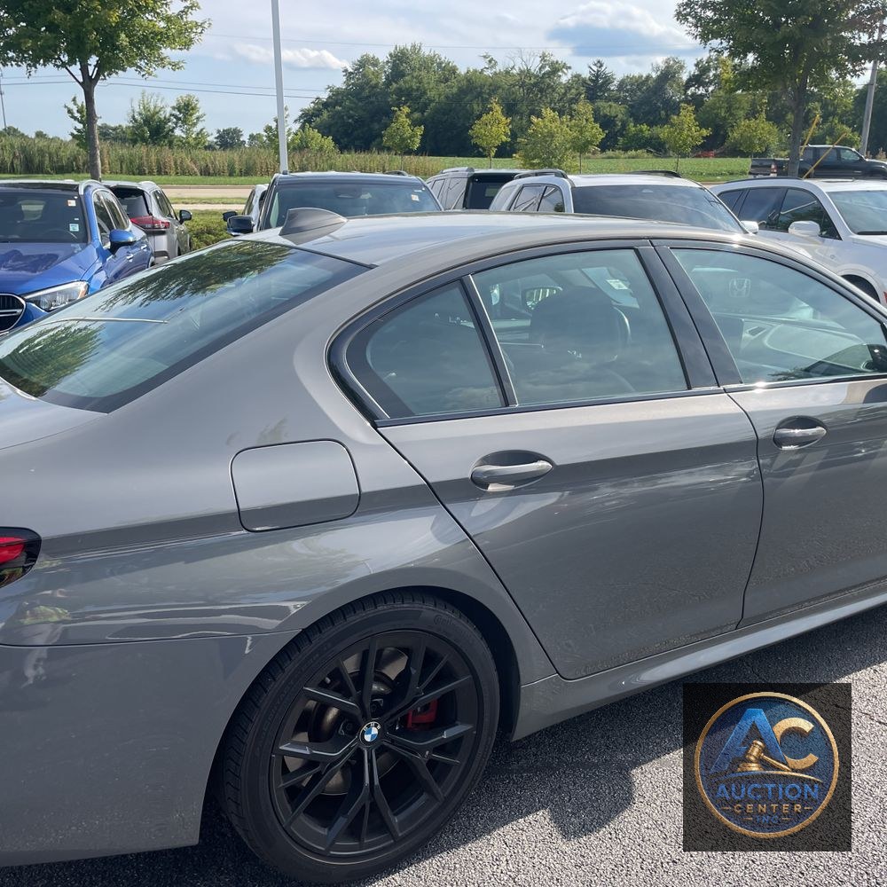 2022 BMW 5-Series M550xi