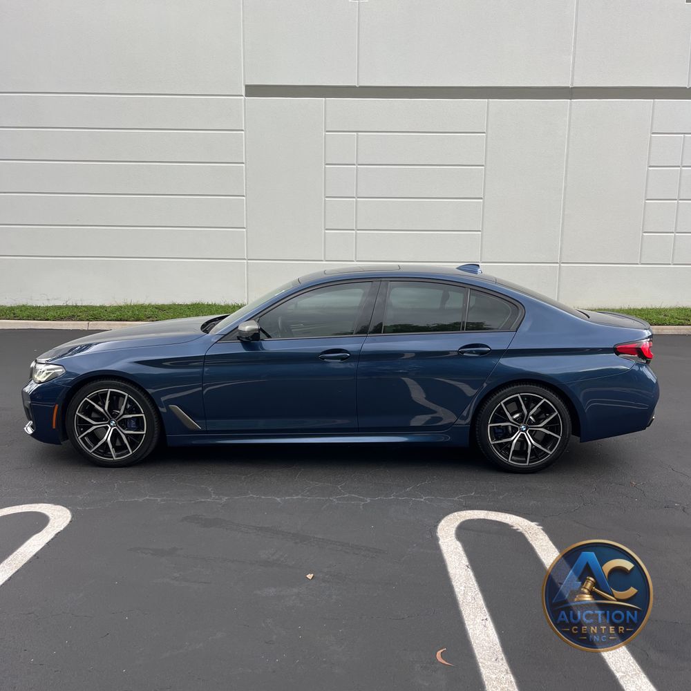 2021 BMW 5-Series M550xi