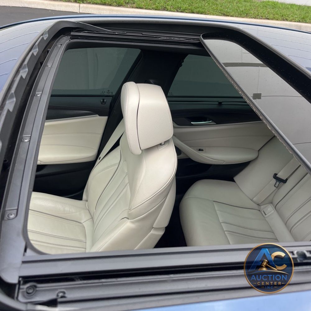 2021 BMW 5-Series M550xi