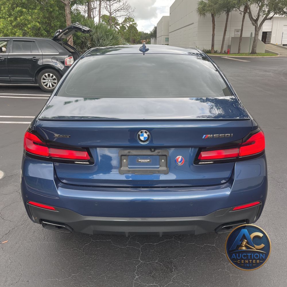2021 BMW 5-Series M550xi