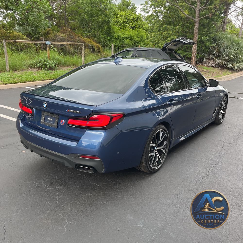 2021 BMW 5-Series M550xi