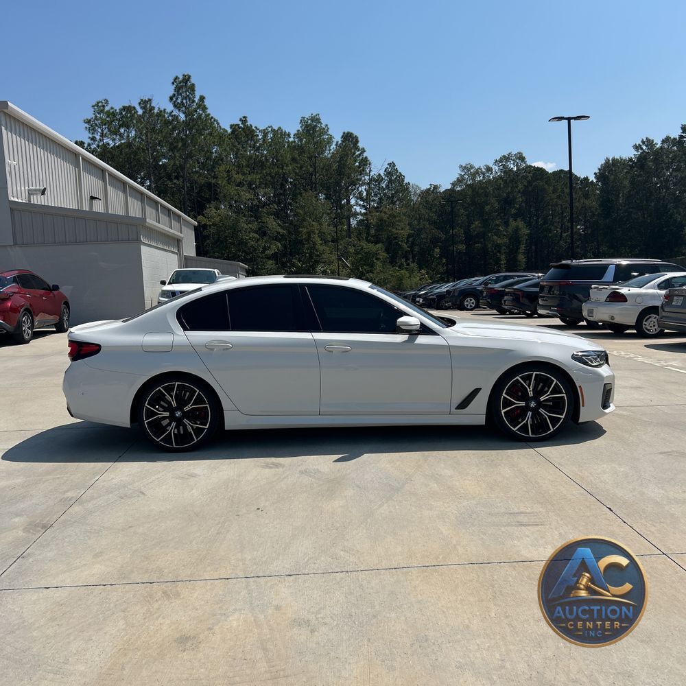 2021 BMW 5-Series M550xi