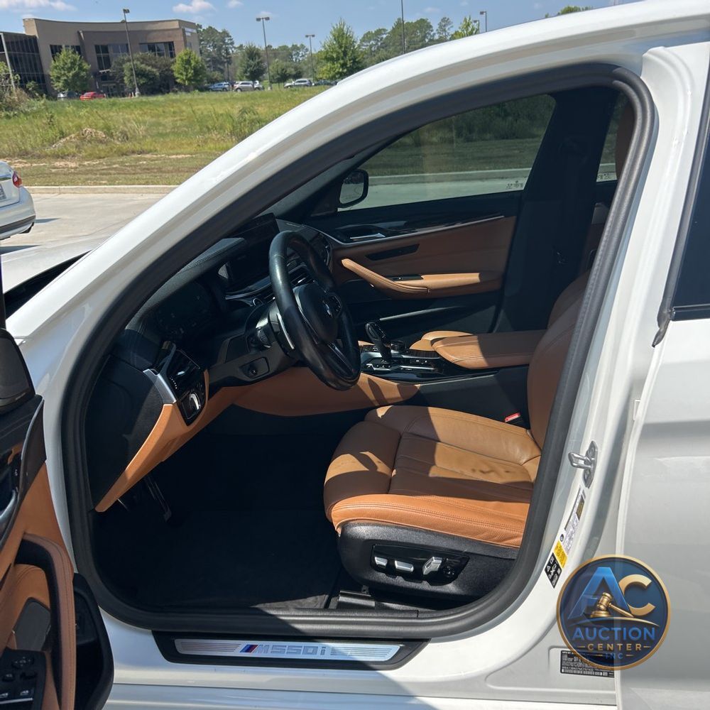 2021 BMW 5-Series M550xi