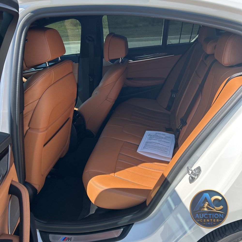2021 BMW 5-Series M550xi