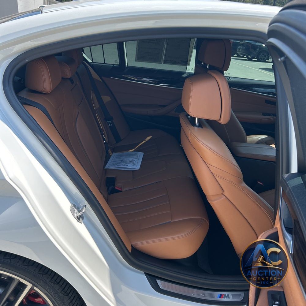 2021 BMW 5-Series M550xi