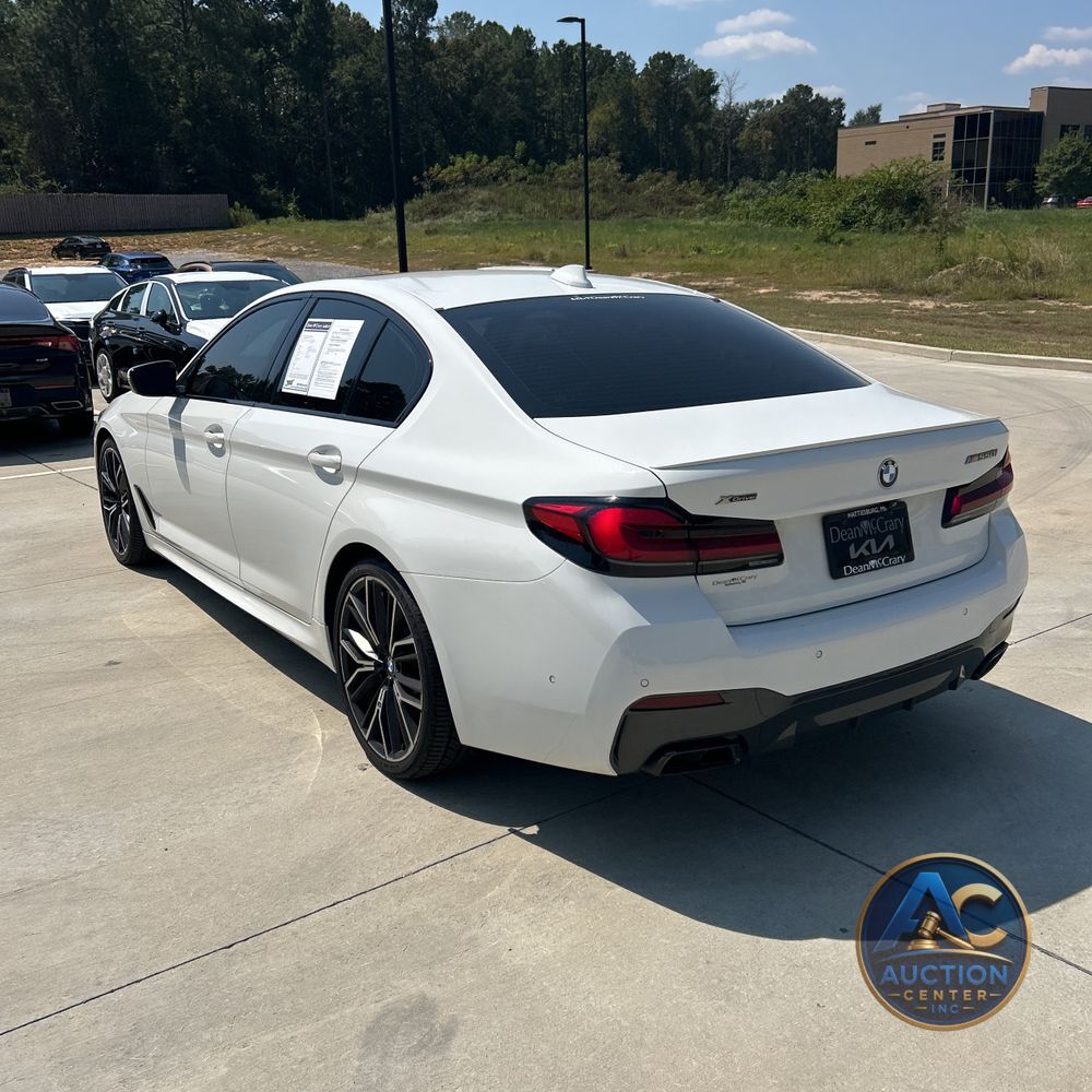 2021 BMW 5-Series M550xi