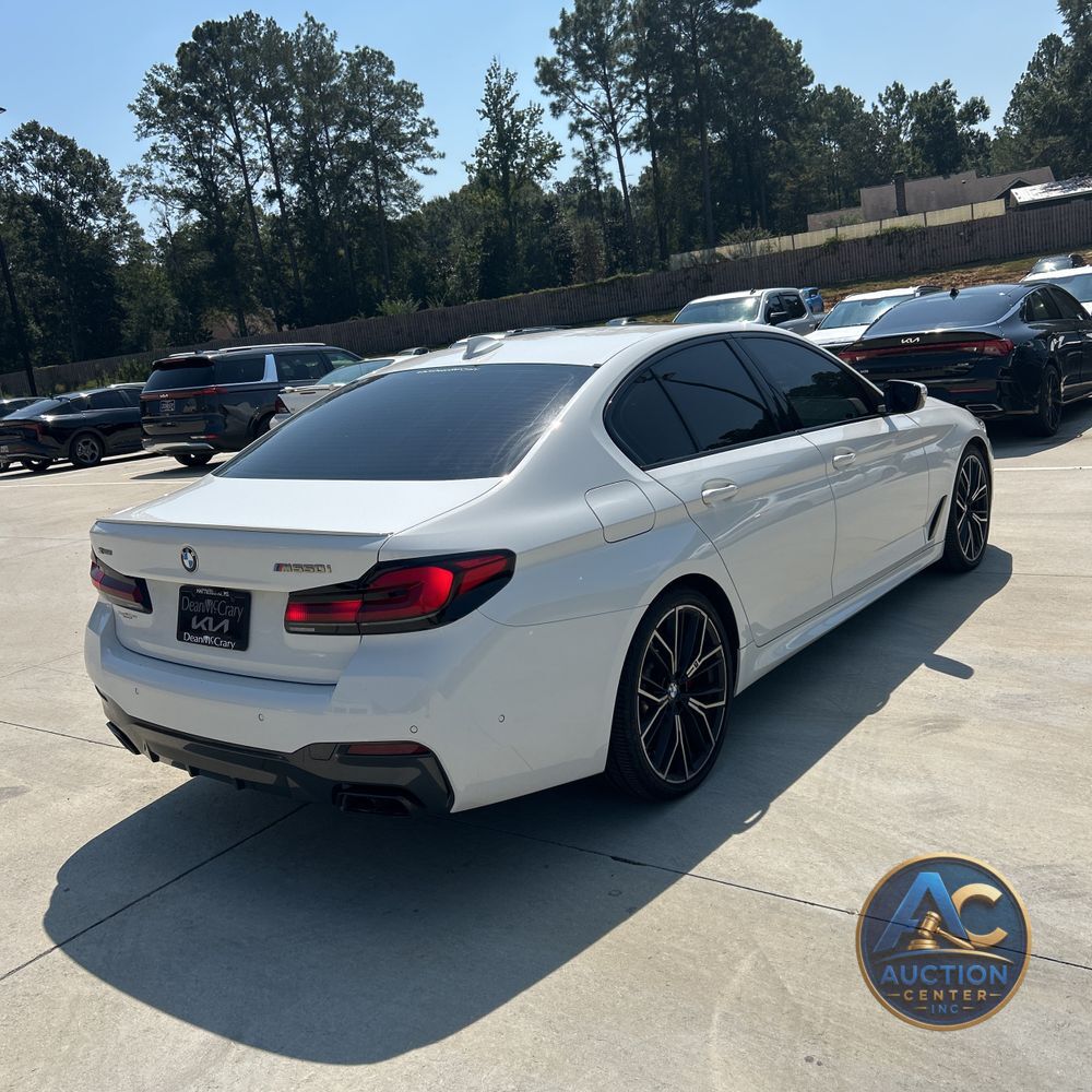 2021 BMW 5-Series M550xi