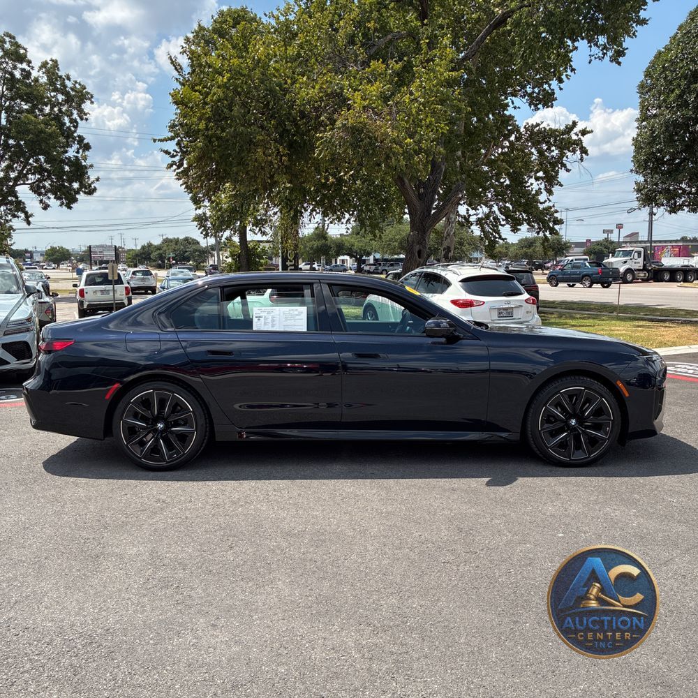 2023 BMW 7-Series 740i