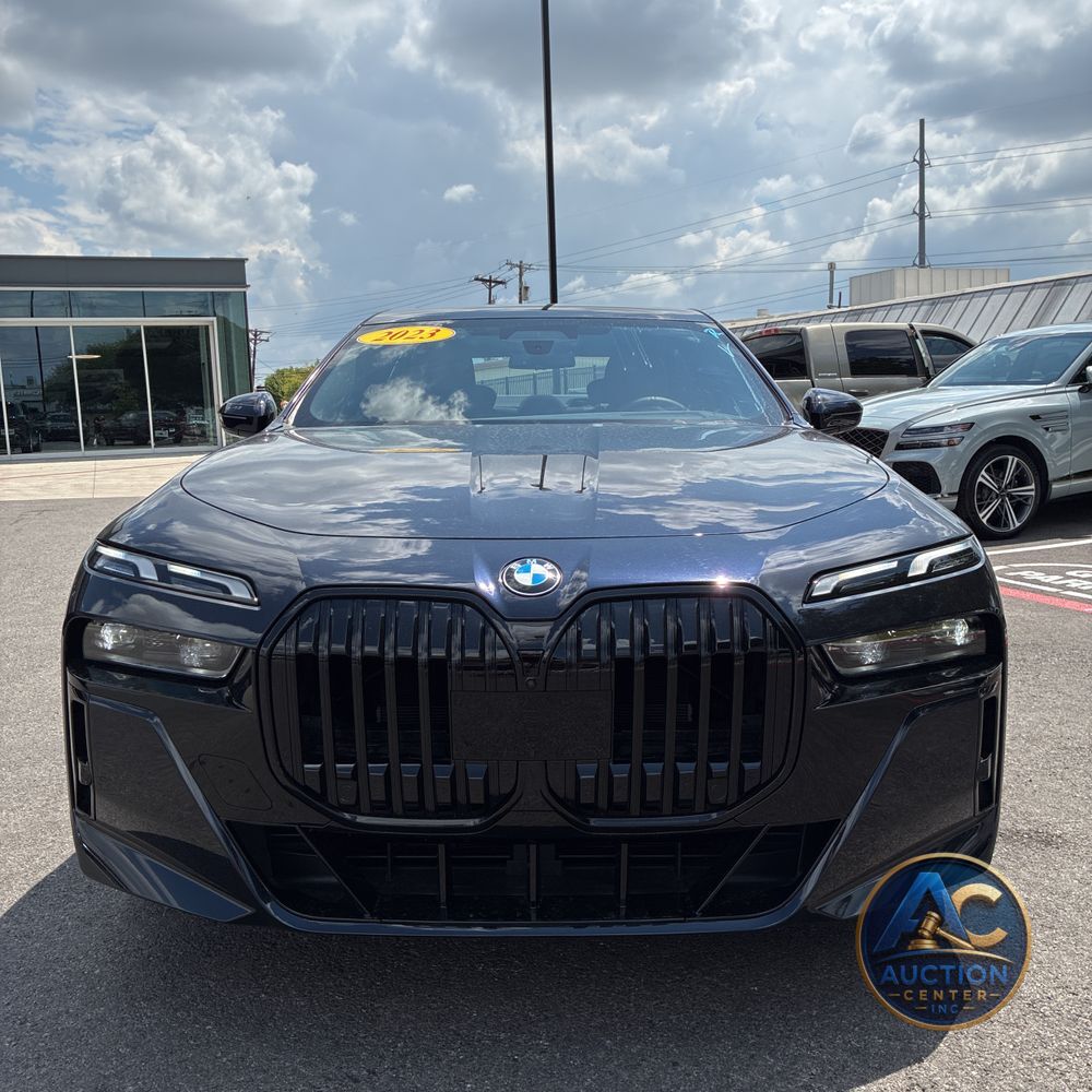 2023 BMW 7-Series 740i