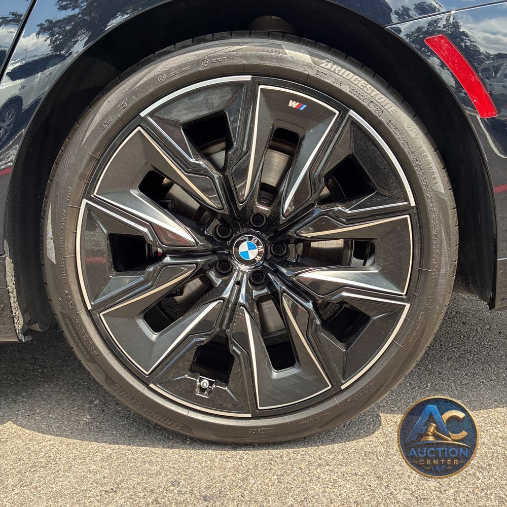 2023 BMW 7-Series 740i