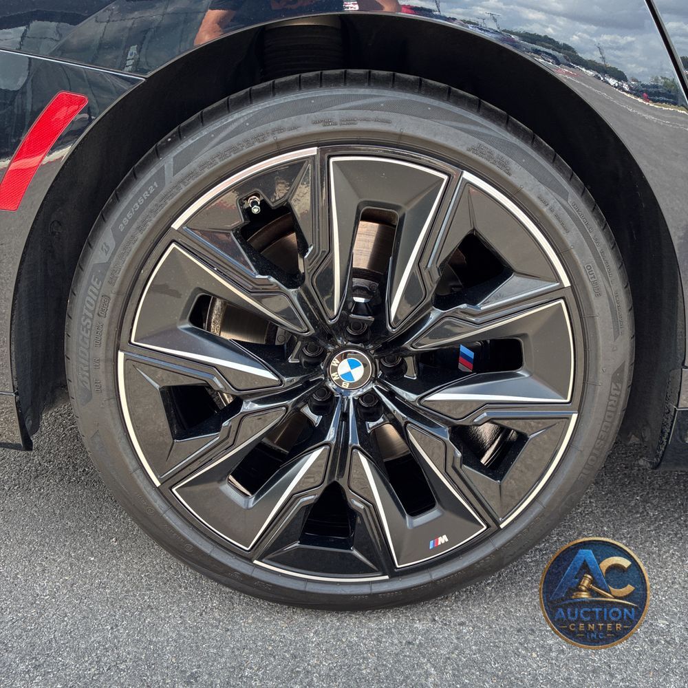 2023 BMW 7-Series 740i