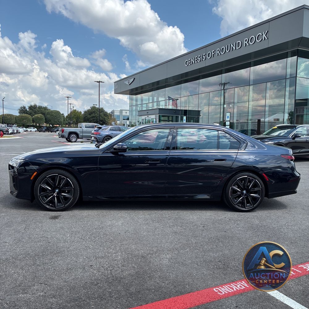 2023 BMW 7-Series 740i