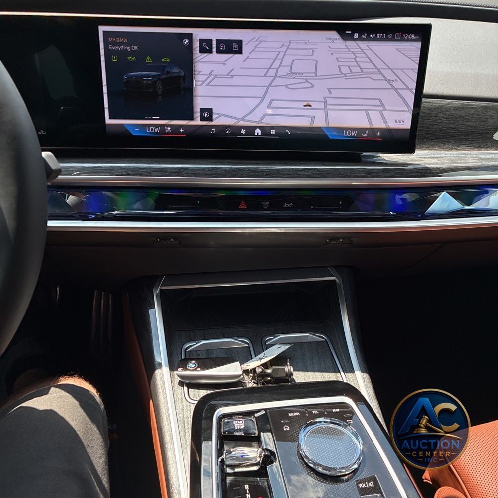 2023 BMW 7-Series 740i