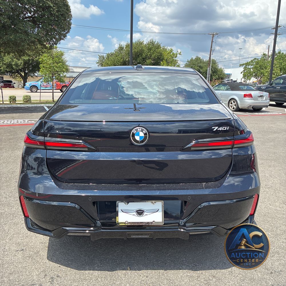 2023 BMW 7-Series 740i