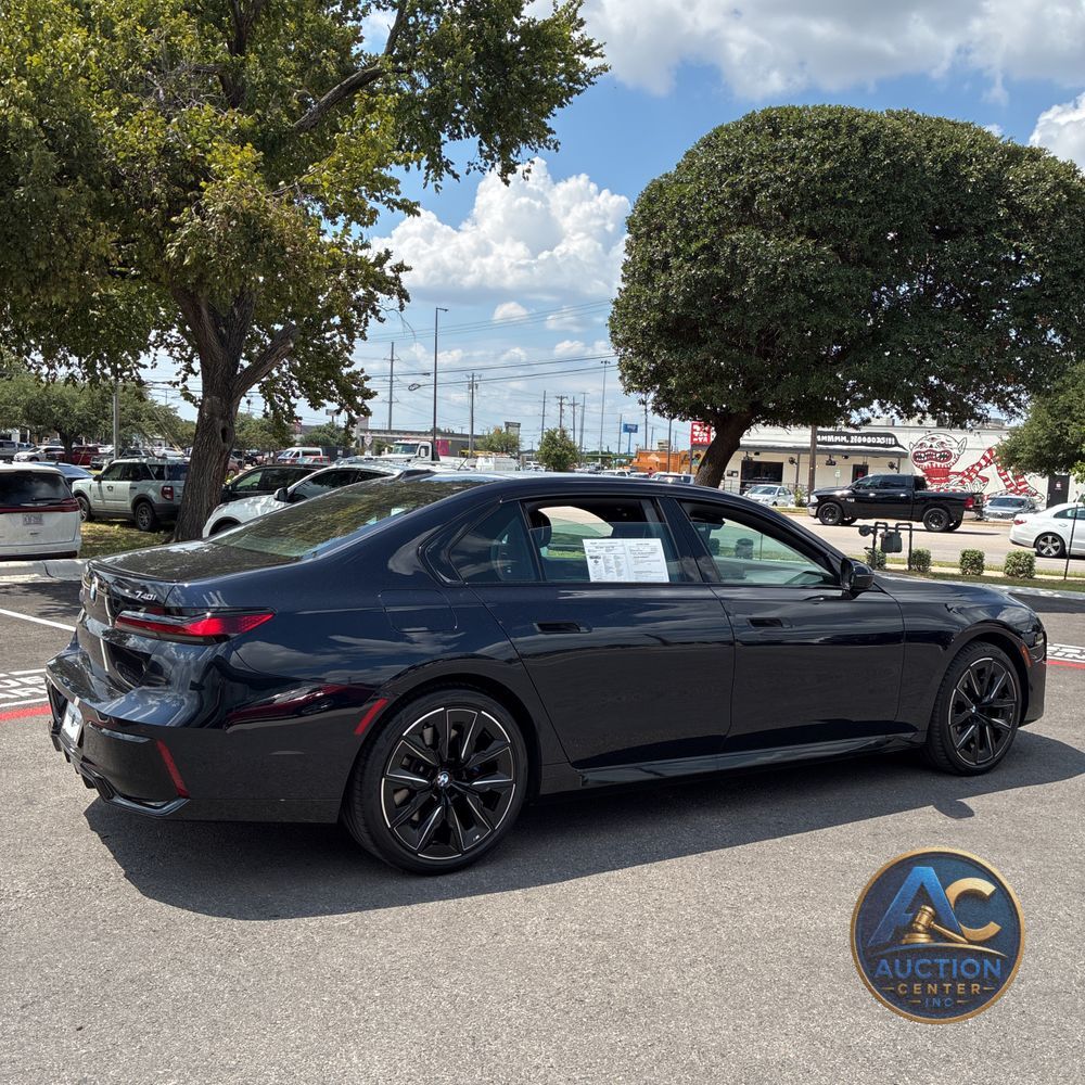 2023 BMW 7-Series 740i