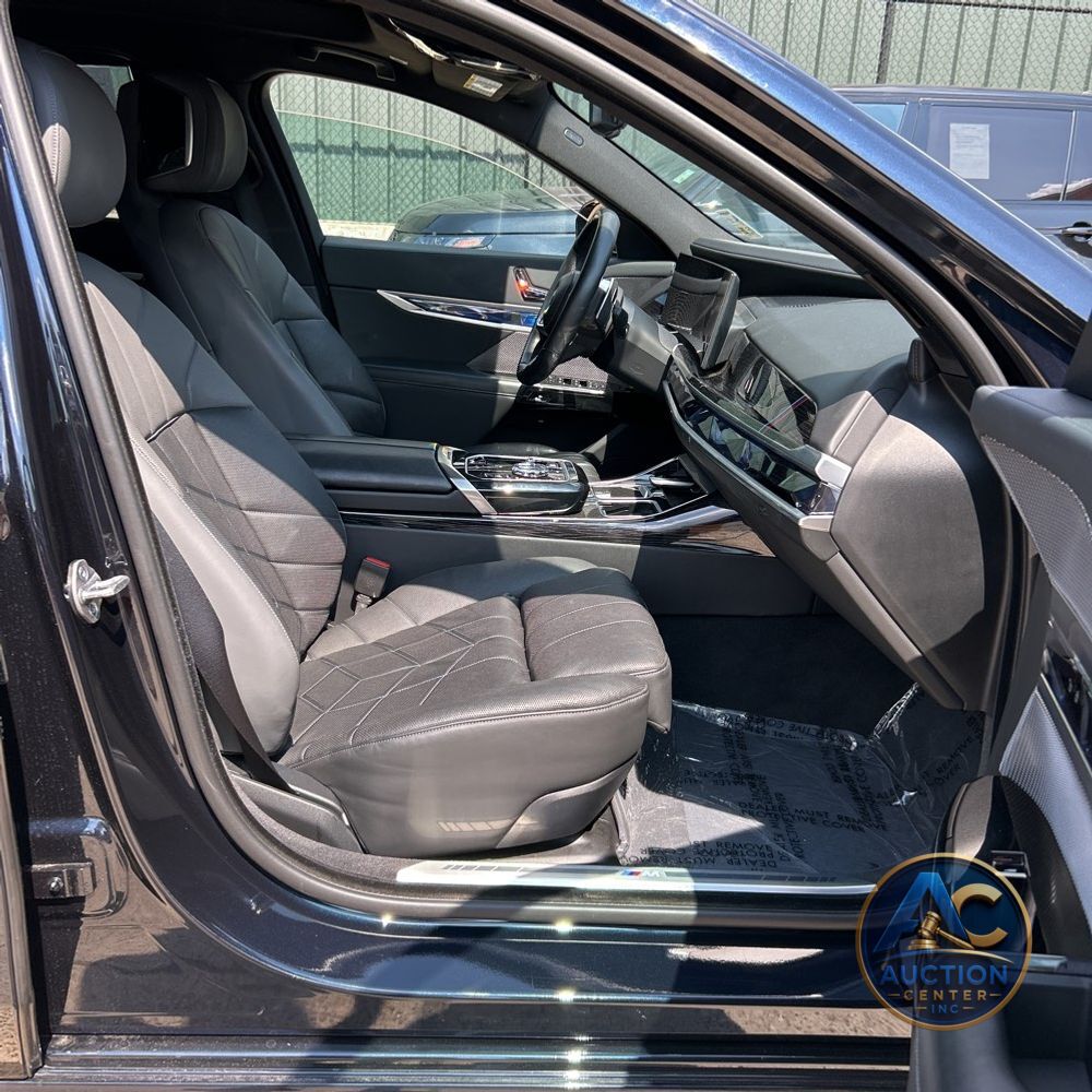 2024 BMW 7-Series 740i