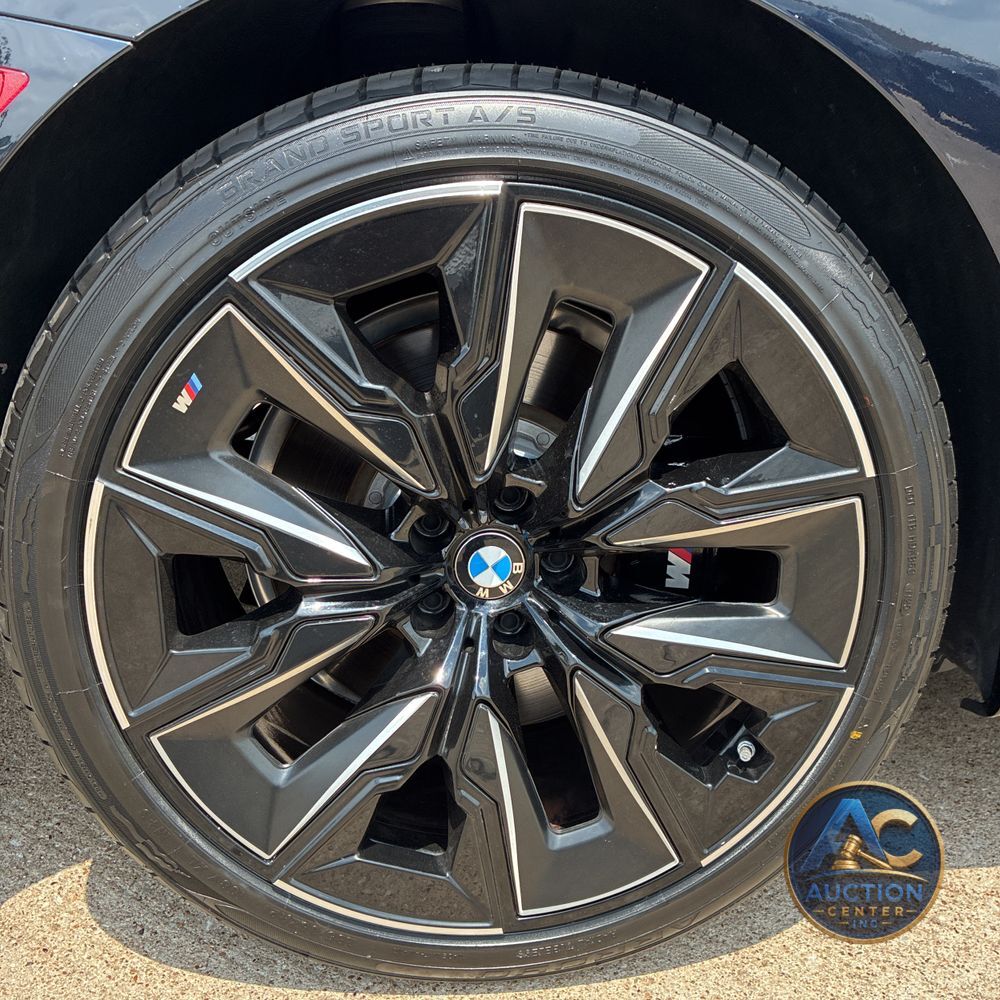 2023 BMW 7-Series 740i