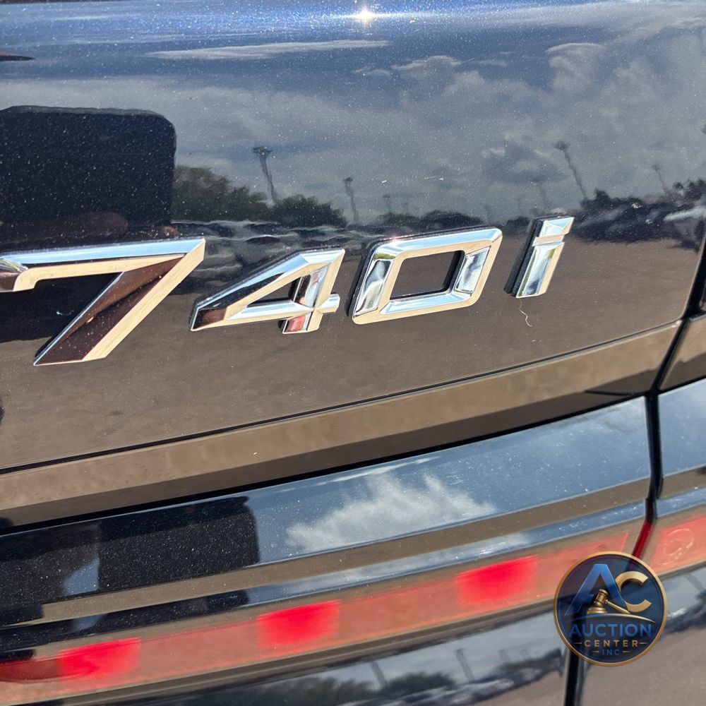 2023 BMW 7-Series 740i