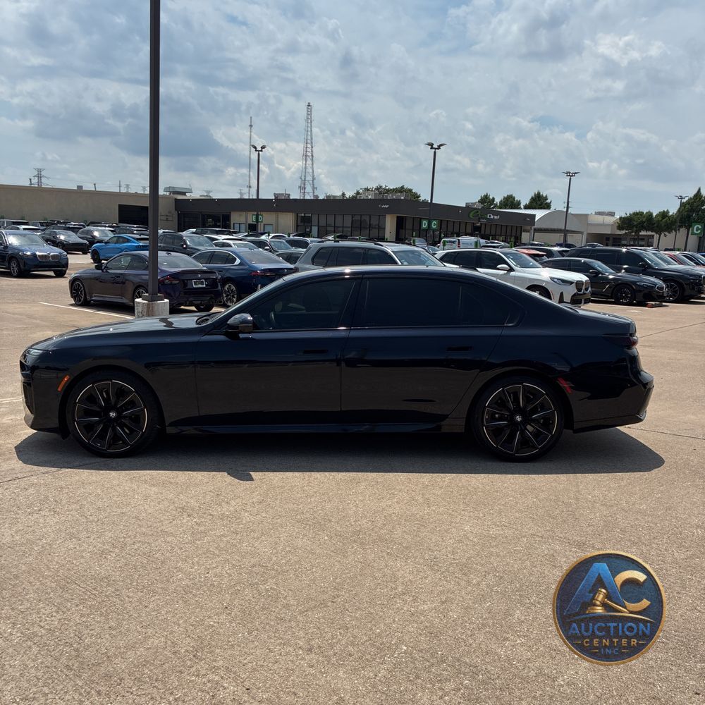 2023 BMW 7-Series 740i