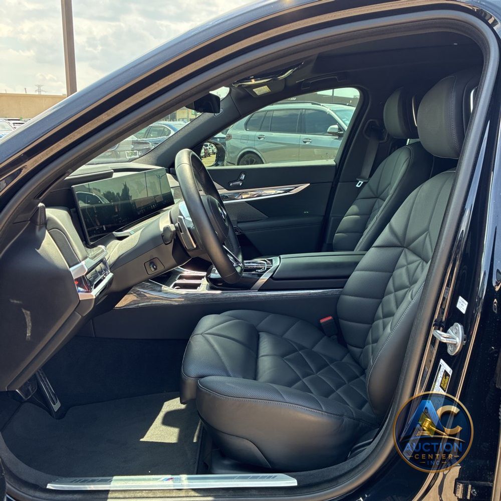 2023 BMW 7-Series 740i