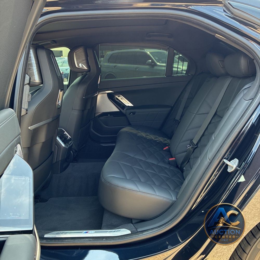 2023 BMW 7-Series 740i