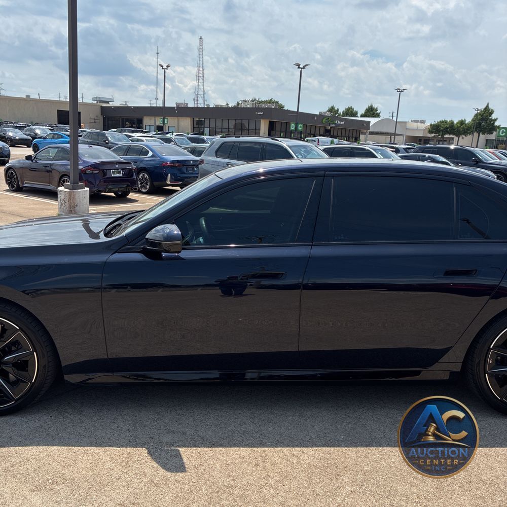 2023 BMW 7-Series 740i