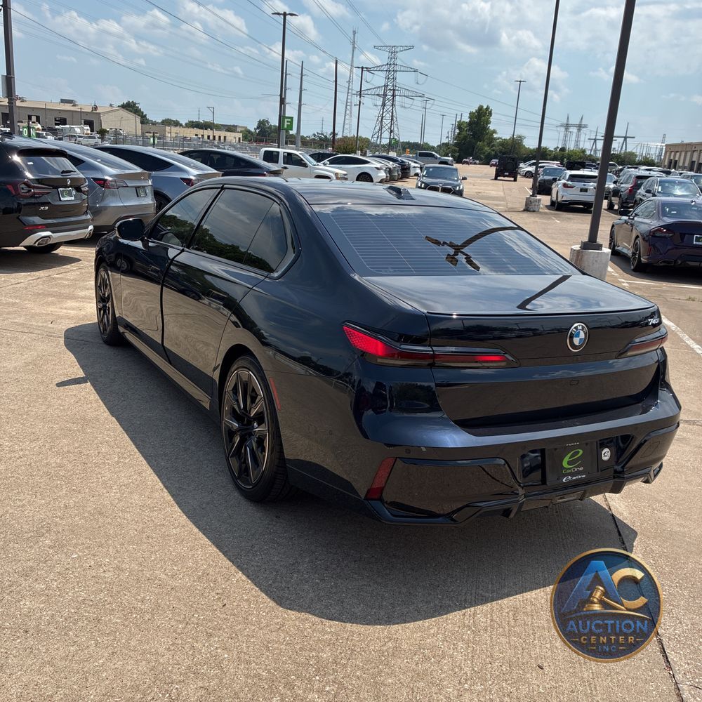 2023 BMW 7-Series 740i